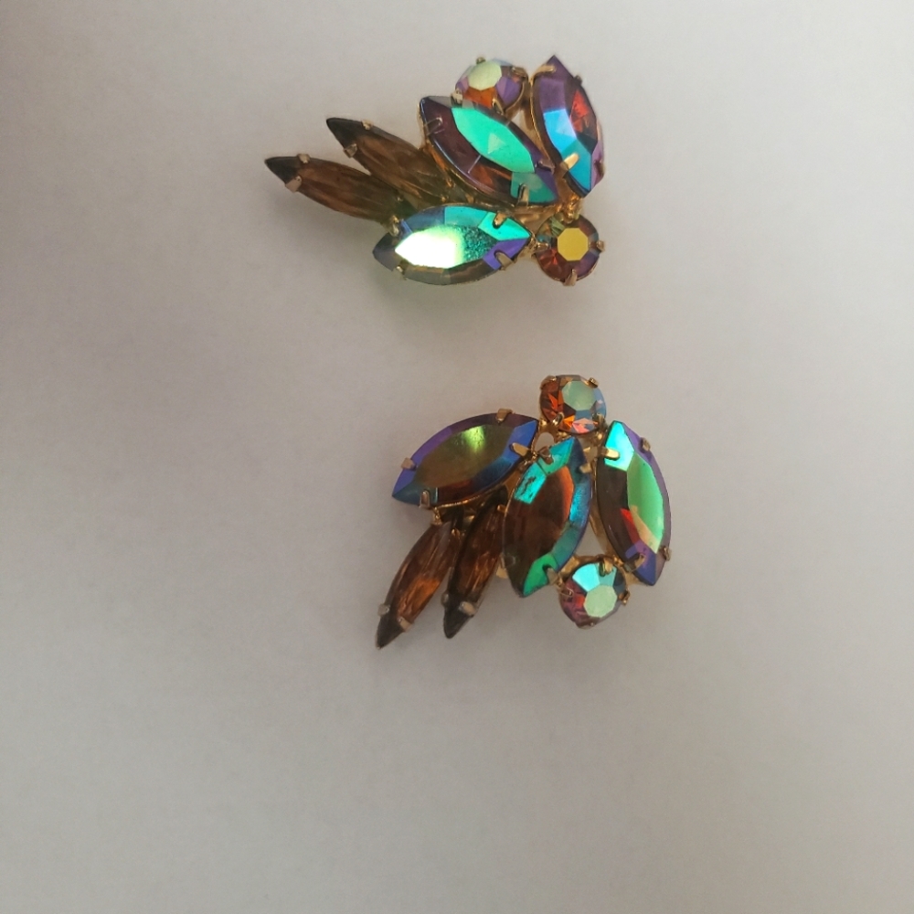 VIntage Weiss  Multicolor Rhinestone Clip-on Earrings